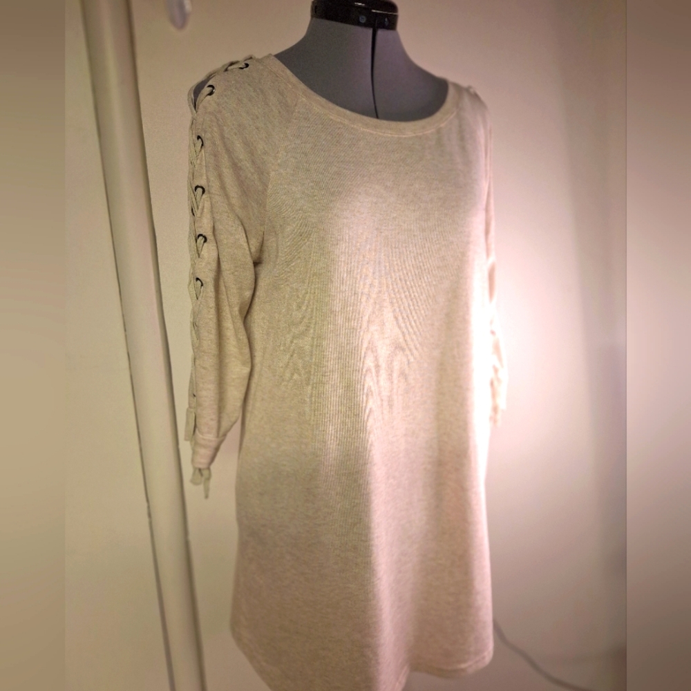 She&Sky Oatmeal T Shirt With Lacy up Sleeves & Pockets Size Small